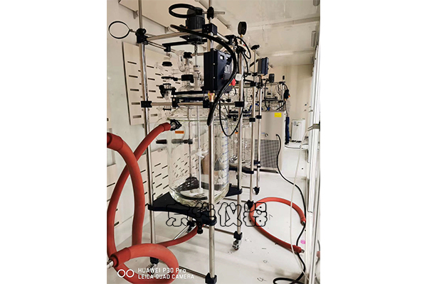 双层玻璃反应釜是现代实验室的理想设备